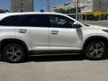 Toyota Highlander 2019 года за 10 900 000 тг. в Актау – фото 4