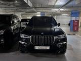 BMW X7 2021 года за 60 000 000 тг. в Астана