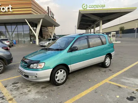 Toyota Ipsum 1998 года за 4 200 000 тг. в Алматы – фото 2