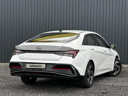 Hyundai Elantra 2022 года за 9 990 000 тг. в Актобе – фото 4