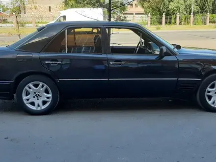 Mercedes-Benz E 300 1990 года за 1 500 000 тг. в Павлодар – фото 6