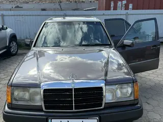 Mercedes-Benz E 260