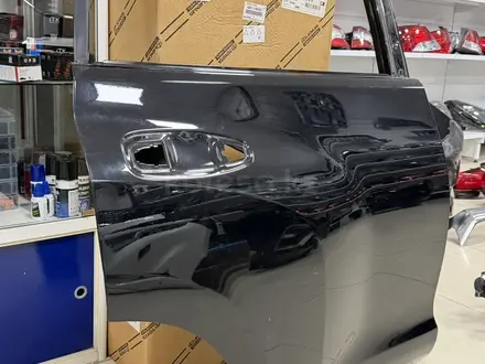 Дверь задняя правая Toyota Land Cruiser Prado 150 за 350 000 тг. в Костанай