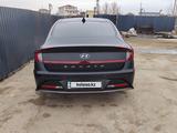 Hyundai Sonata 2023 года за 16 000 000 тг. в Уральск – фото 2