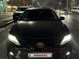 Toyota Camry 2018 годаүшін13 700 000 тг. в Алматы – фото 2