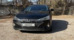 Hyundai Elantra 2019 годаfor8 600 000 тг. в Алматы