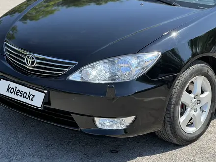 Toyota Camry 2005 года за 6 000 000 тг. в Шымкент – фото 2