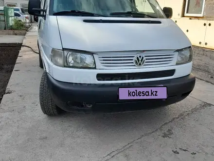 Volkswagen Multivan 1997 года за 4 000 000 тг. в Астана
