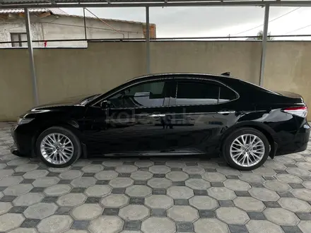 Toyota Camry 2018 года за 13 000 000 тг. в Алматы – фото 3