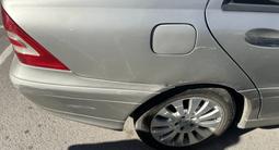 Mercedes-Benz C 180 2004 года за 3 600 000 тг. в Караганда – фото 5