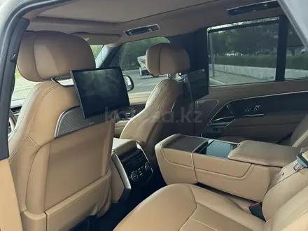 Land Rover Range Rover 2023 года за 87 000 000 тг. в Астана – фото 17