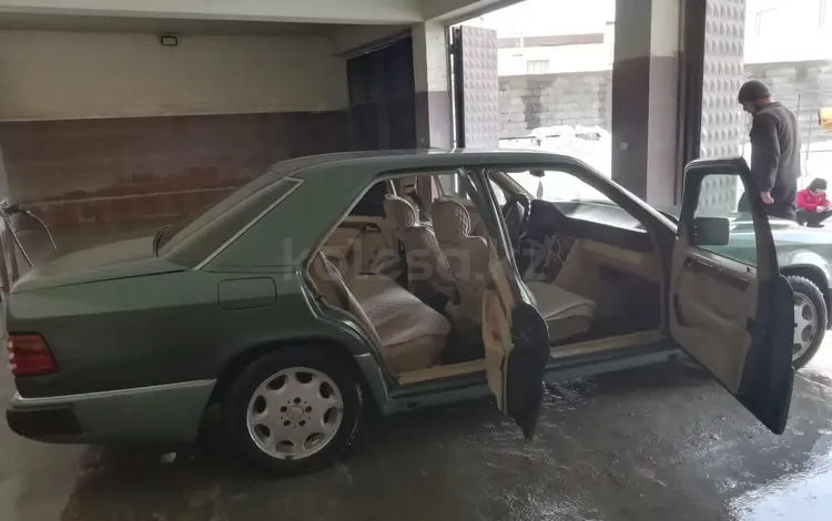 Mercedes-Benz E 230 1992 года за 2 000 000 тг. в Шымкент