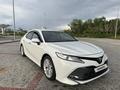 Toyota Camry 2018 годаfor13 500 000 тг. в Шымкент – фото 3