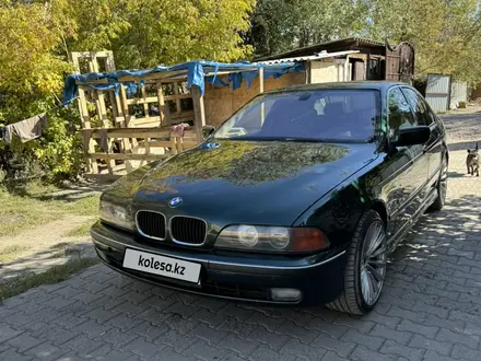 BMW 528 1998 года за 3 200 000 тг. в Караганда – фото 4