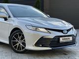 Toyota Camry 2023 года за 15 500 000 тг. в Актобе