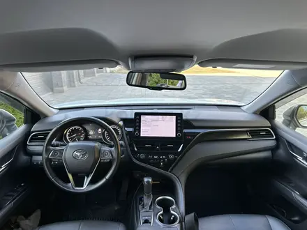 Toyota Camry 2023 года за 15 500 000 тг. в Актобе – фото 11