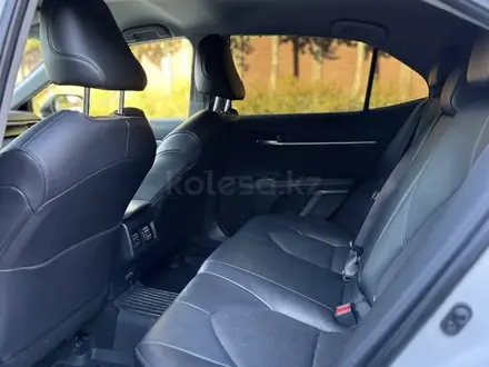 Toyota Camry 2023 года за 15 500 000 тг. в Актобе – фото 12