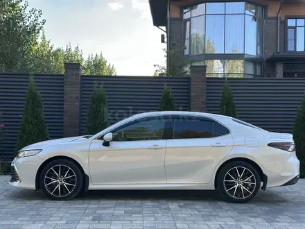 Toyota Camry 2023 года за 15 500 000 тг. в Актобе – фото 19
