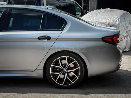 BMW 530 2023 года за 24 500 000 тг. в Алматы – фото 6