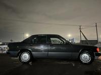 Mercedes-Benz E 230 1991 годаүшін900 000 тг. в Астана