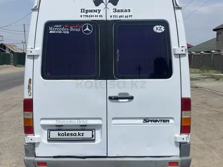 Mercedes-Benz Sprinter 2002 года за 3 900 000 тг. в Алматы – фото 3