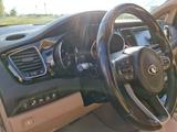 Kia Carnival 2017 годаүшін15 000 000 тг. в Астана – фото 5