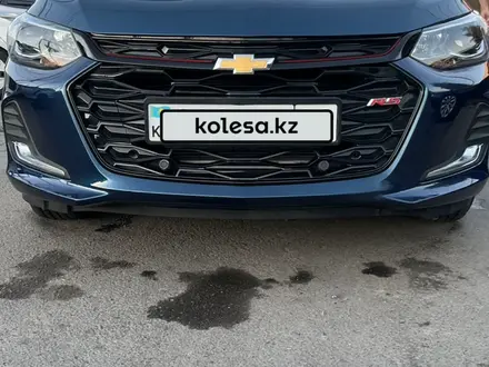 Chevrolet Onix 2023 года за 7 700 000 тг. в Алматы – фото 2