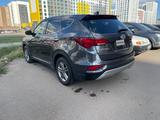 Hyundai Santa Fe 2017 года за 7 200 000 тг. в Астана