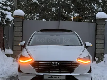 Hyundai Sonata 2020 года за 12 800 000 тг. в Алматы – фото 2