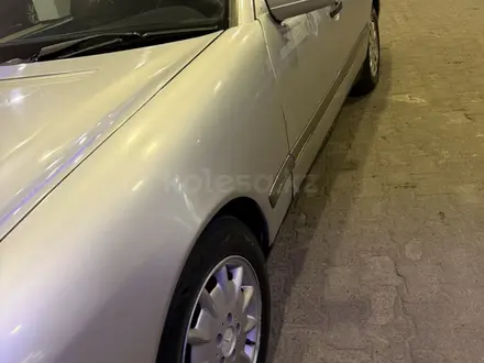 Mercedes-Benz E 230 1997 года за 2 500 000 тг. в Алматы – фото 3