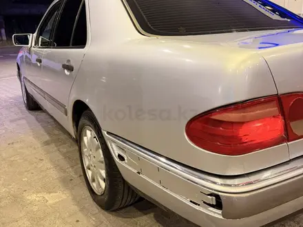 Mercedes-Benz E 230 1997 года за 2 500 000 тг. в Алматы – фото 11