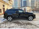 Toyota RAV4 2020 годаfor16 200 000 тг. в Астана – фото 3