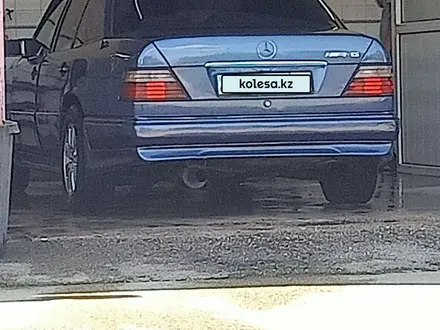 Mercedes-Benz E 200 1994 года за 1 800 000 тг. в Алматы