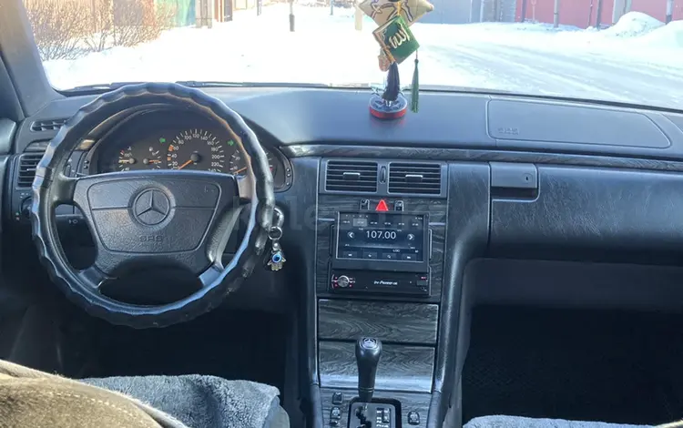 Mercedes-Benz E 500 2000 года за 6 703 377 тг. в Костанай