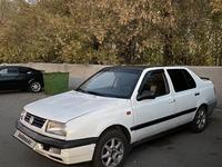 Volkswagen Vento 1992 годаfor1 100 000 тг. в Караганда