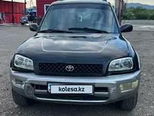 Toyota RAV4, 1998