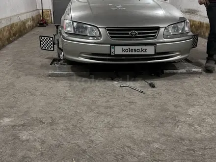 Toyota Camry 2001 года за 2 800 000 тг. в Жаркент – фото 3