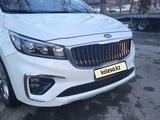 Kia Carnival 2017 года за 12 300 000 тг. в Алматы – фото 3