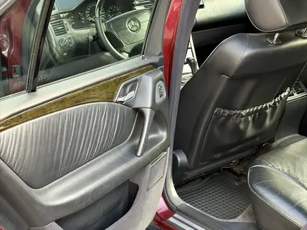 Mercedes-Benz E 320 1999 года за 4 600 000 тг. в Алматы – фото 14