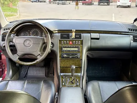 Mercedes-Benz E 320 1999 года за 4 600 000 тг. в Алматы – фото 6