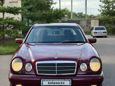Mercedes-Benz E 320 1999 года за 4 600 000 тг. в Алматы – фото 5
