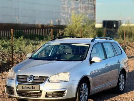 Volkswagen Golf 2008 года за 4 190 000 тг. в Астана – фото 2