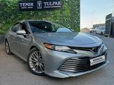 Toyota Camry 2019 года за 12 690 000 тг. в Шымкент