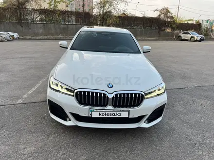 BMW 520 2021 года за 25 000 000 тг. в Алматы – фото 12