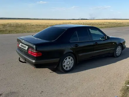 Mercedes-Benz E 320 1998 года за 2 700 000 тг. в Астана – фото 4