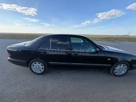 Mercedes-Benz E 320 1998 года за 2 700 000 тг. в Астана – фото 7
