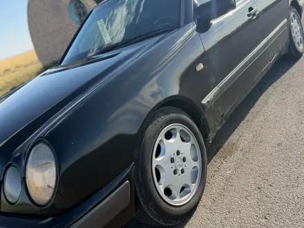 Mercedes-Benz E 320 1998 года за 2 700 000 тг. в Астана – фото 8