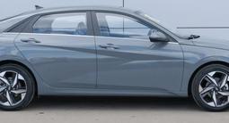 Дверь передняя правая Elantra 20-н.в. за 120 000 тг. в Алматы