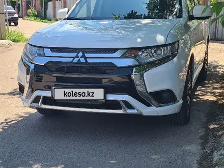 Mitsubishi Outlander 2022 года за 11 500 000 тг. в Алматы