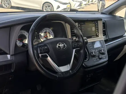 Toyota Sienna 2018 года за 15 350 000 тг. в Караганда – фото 8